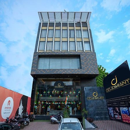 Celebrant Hotel バラナシ エクステリア 写真
