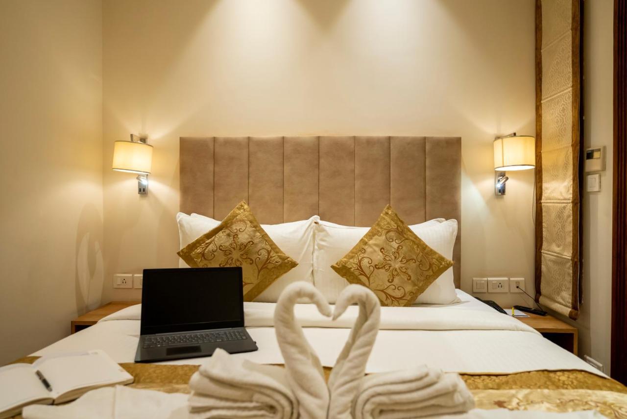 Celebrant Hotel バラナシ エクステリア 写真