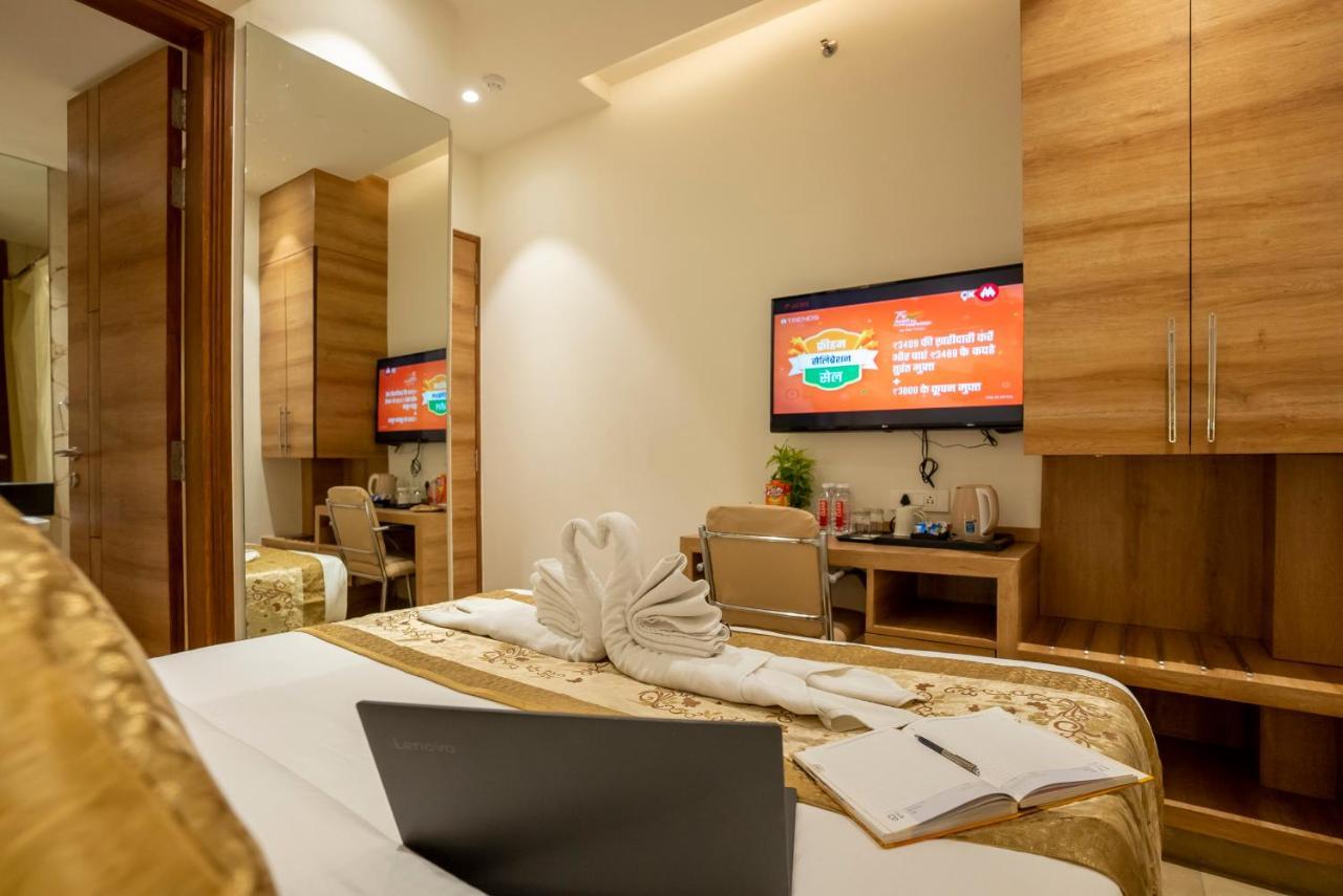 Celebrant Hotel バラナシ エクステリア 写真