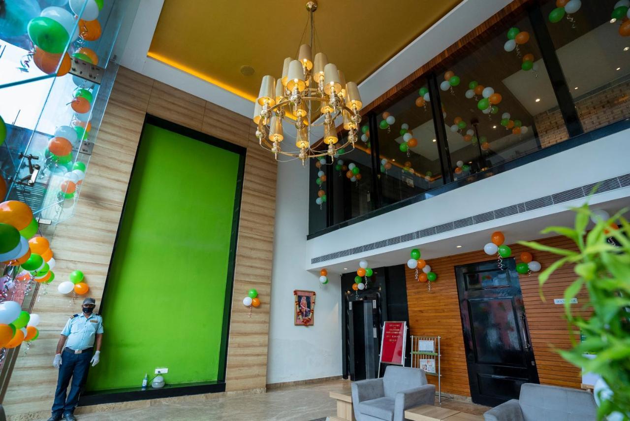 Celebrant Hotel バラナシ エクステリア 写真